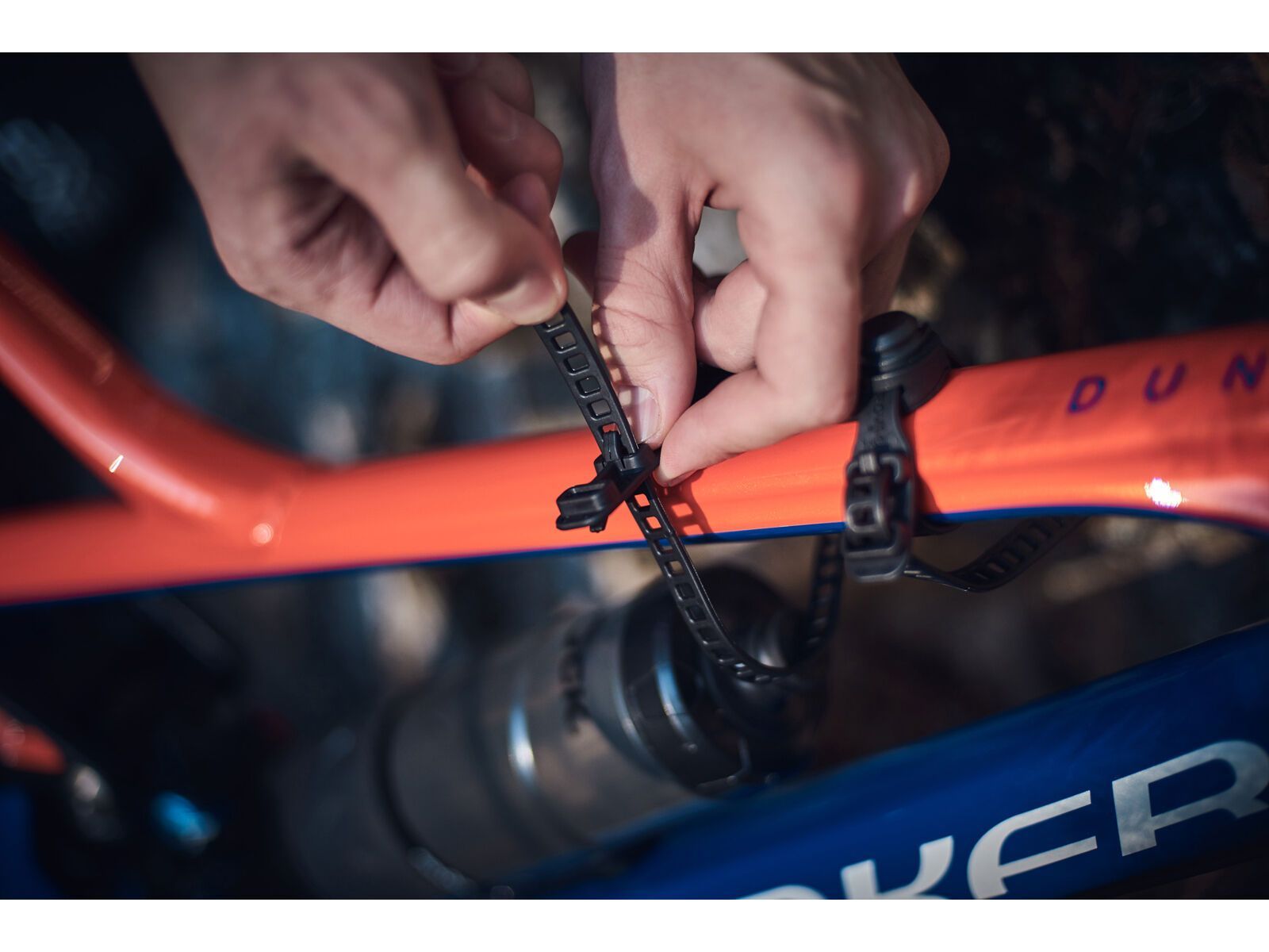 Fidlock Twist Bottle 450 + Uni Base, transparent black - Bild 9