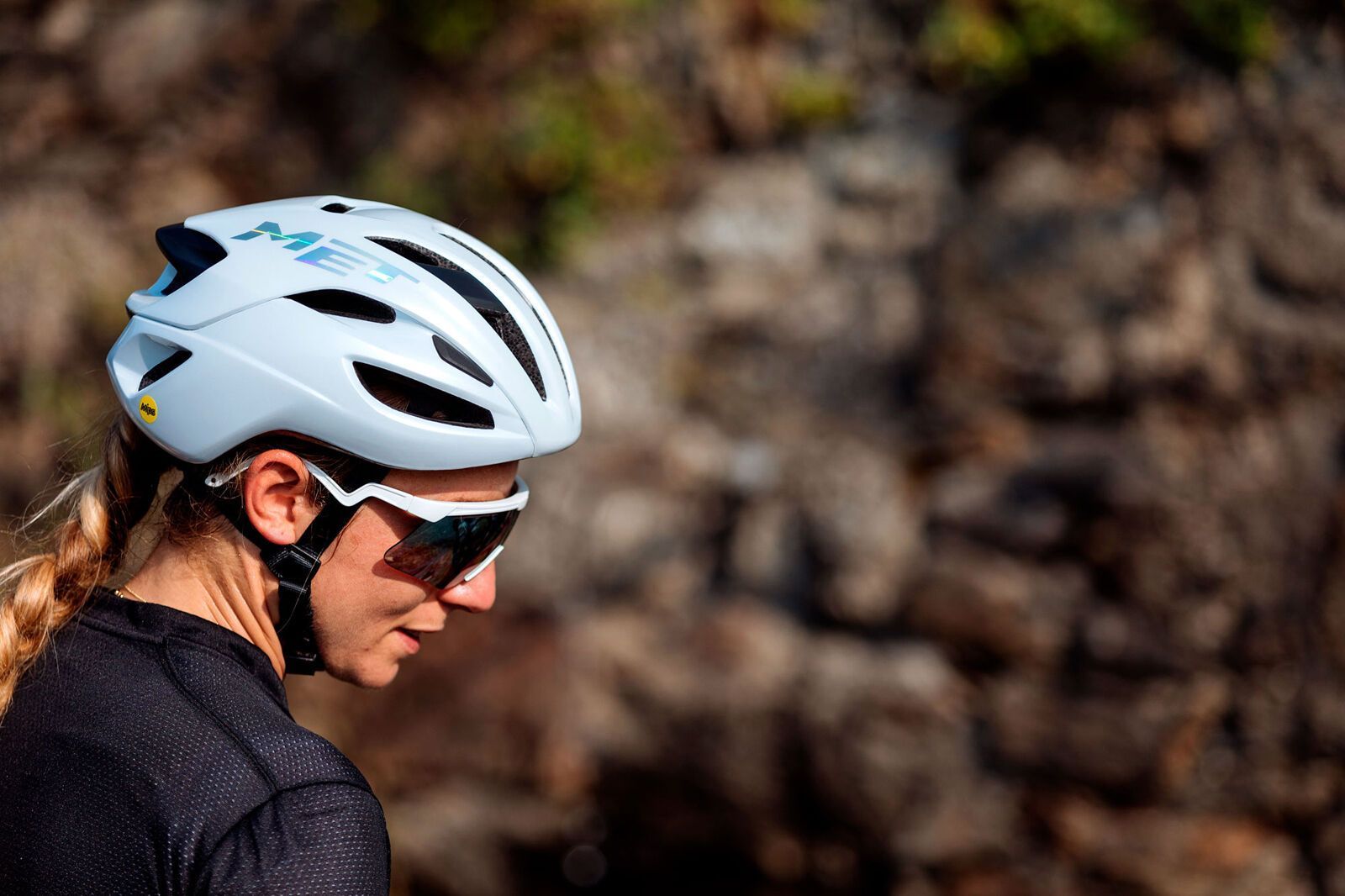 MET Rivale MIPS, white holographic/glossy - Bild 11