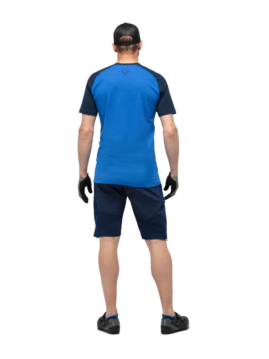 Norrona fjørå equaliser lightweight T-Shirt M's, olympian blue/indigo night - Bild 4