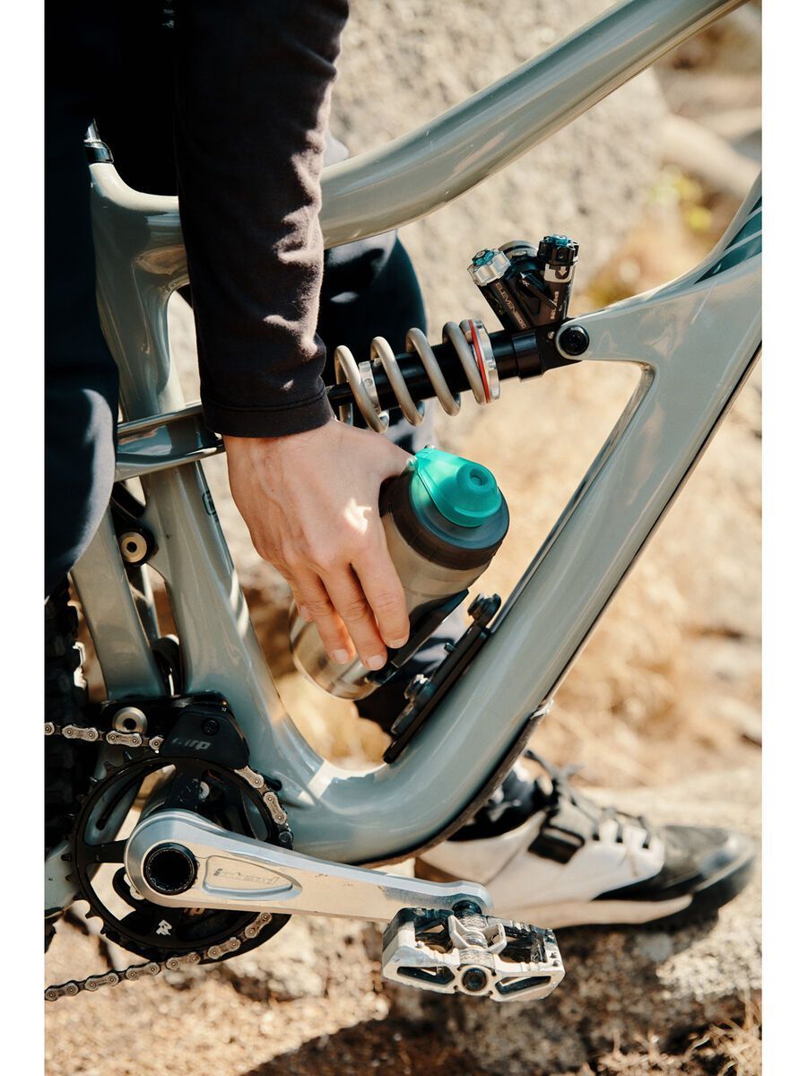 Fidlock Twist Bottle 590 Antibacterial + Bike Base, transparent black - Bild 11