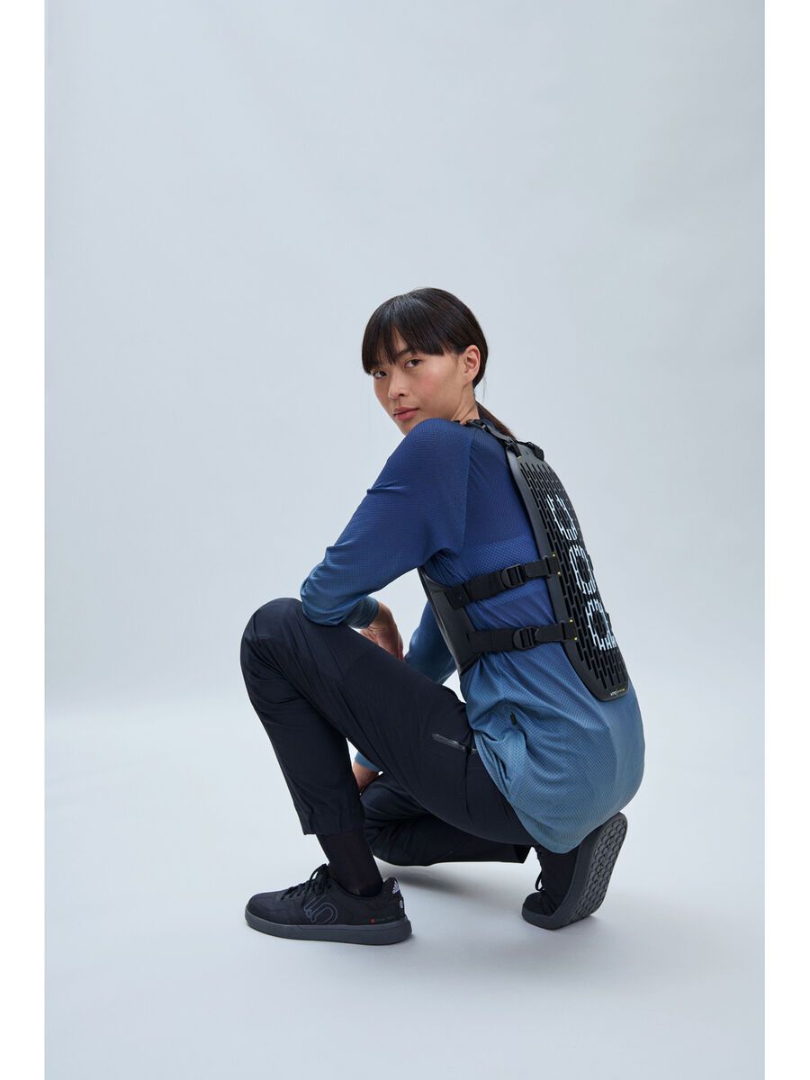 POC W's Essential MTB Lite LS Jersey, gradient turmaline navy - Bild 8