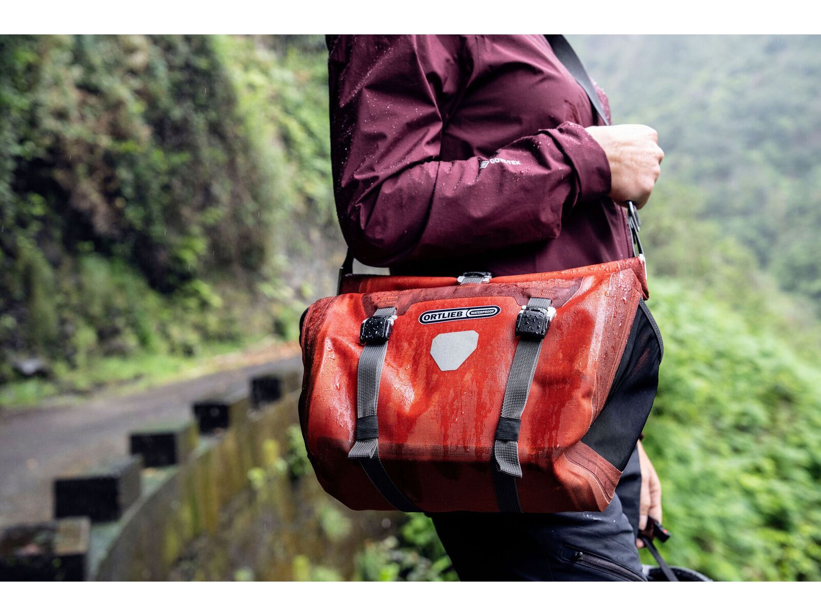 ORTLIEB Handlebar-Pack Plus 11 L, salsa - dark chili - Bild 11