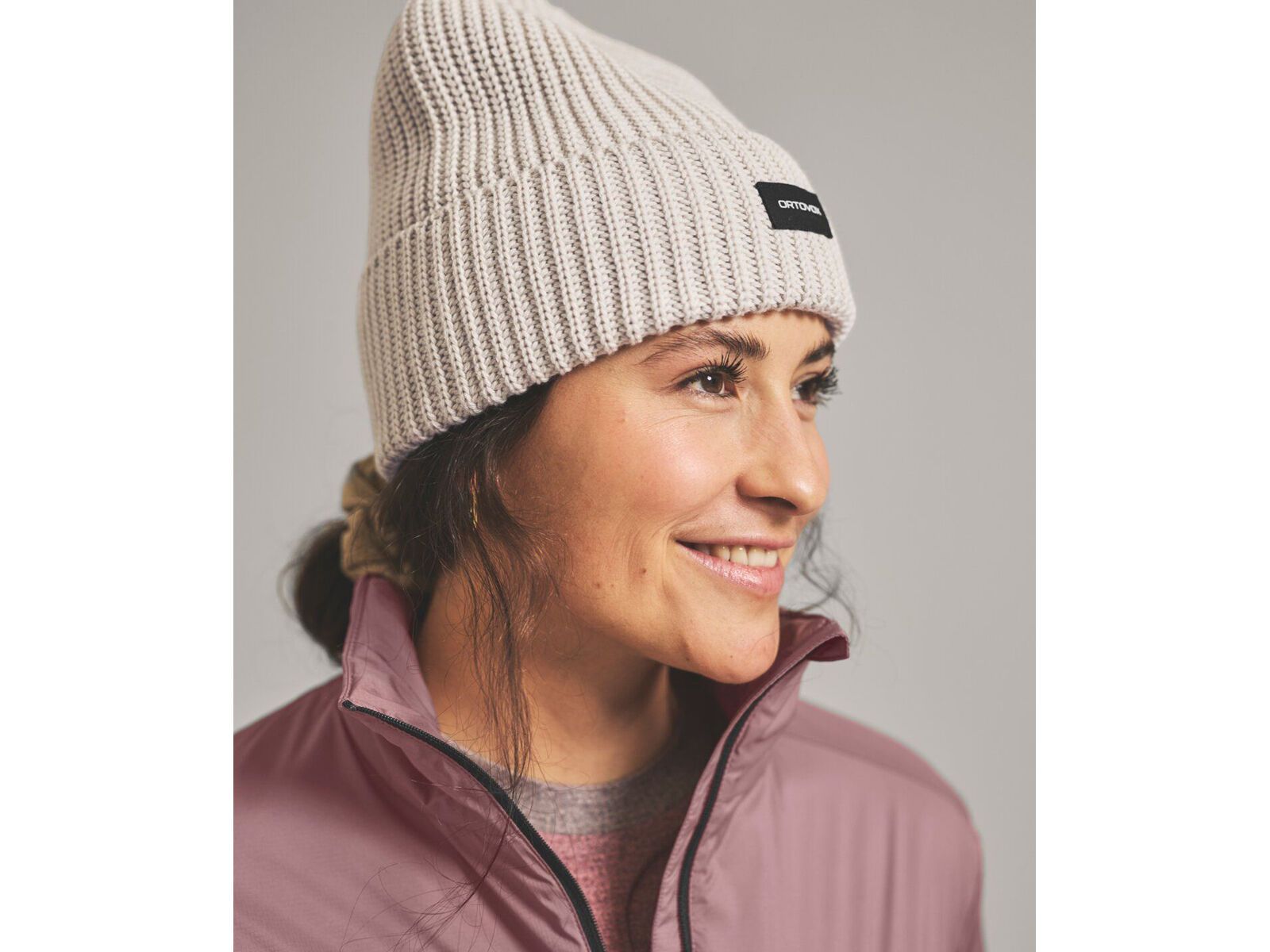Ortovox Cozy Rib Beanie, white tea - Bild 2