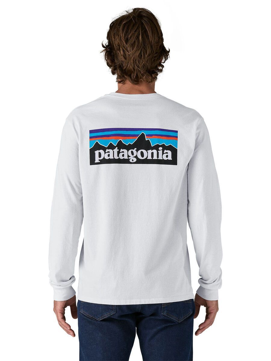 Patagonia Men's Long-Sleeved P-6 Logo Responsibili-Tee, white - Bild 6