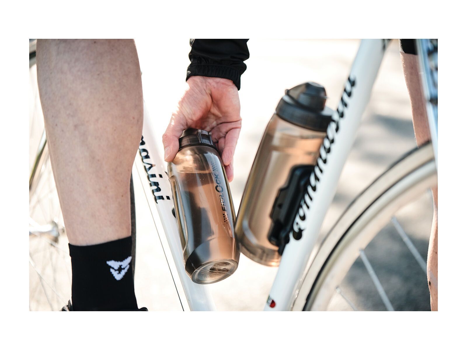 Fidlock Twist Bottle 590 + Bike Base, transparent black - Bild 10