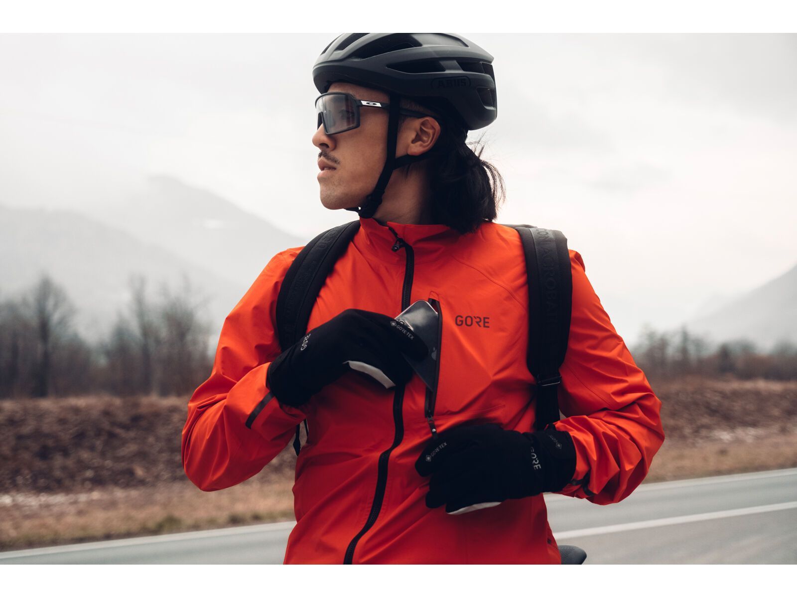 GOREWEAR Gore-Tex Paclite Jacke Herren, fireball - Bild 14