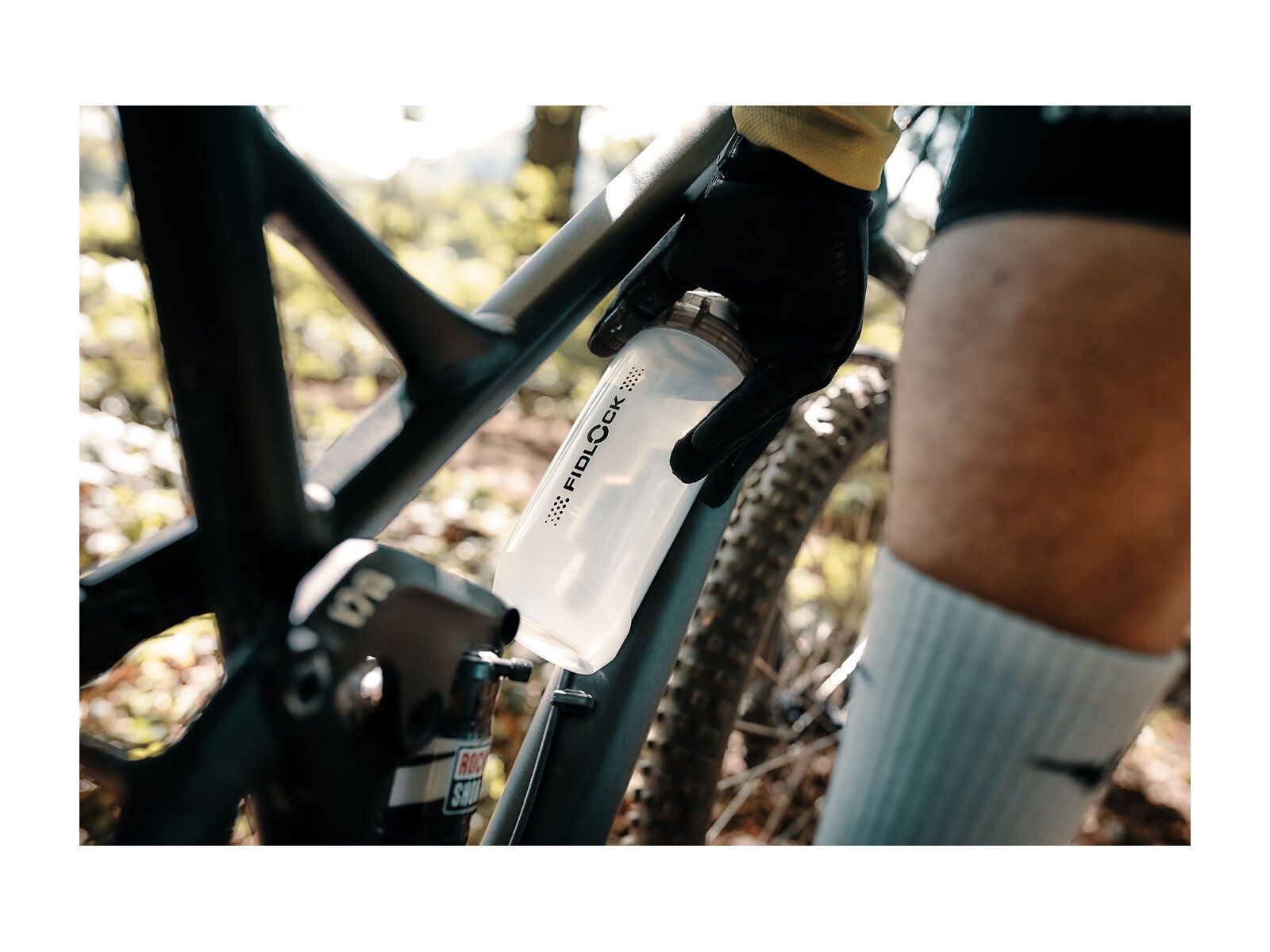 Fidlock Twist Bottle 590 + Bike Base, transparent clear - Bild 7