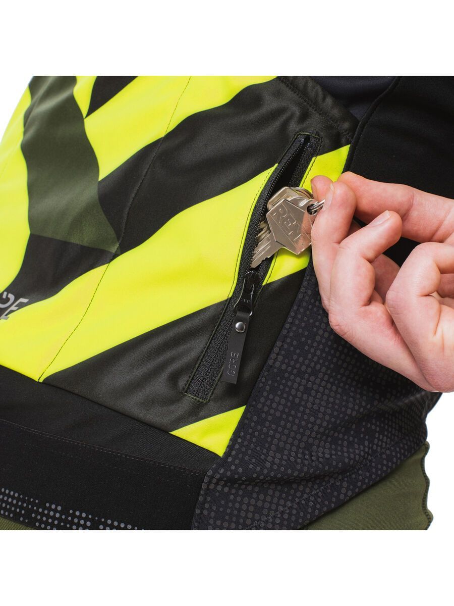 GOREWEAR C5 Gore-Tex Infinium Signal Thermo Jacke, black/neon yellow - Bild 7