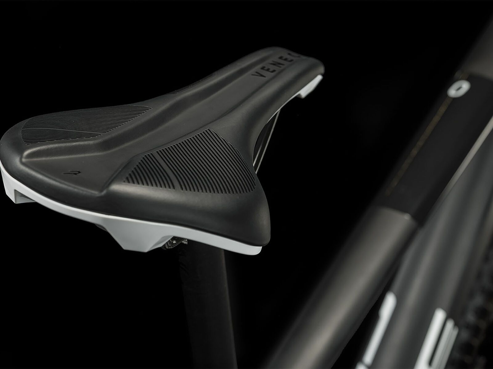 Cube Reaction C:62 One, carbon´n´white - Bild 4