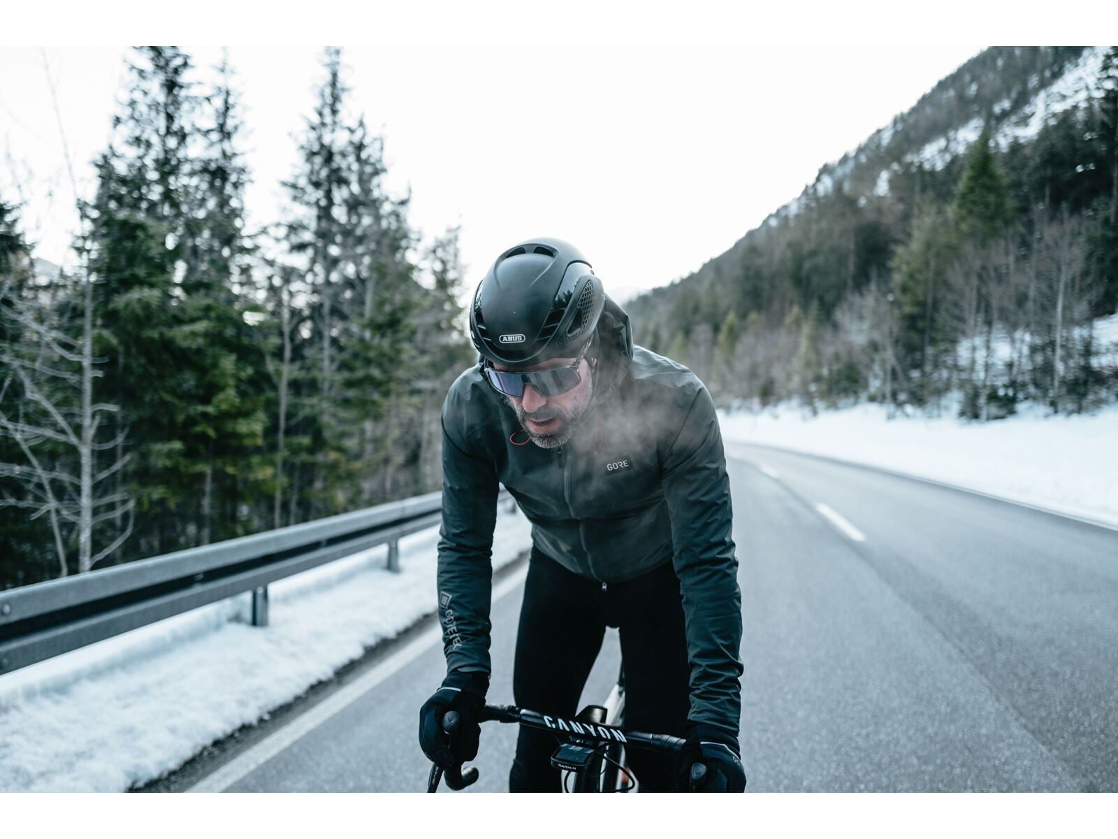 GOREWEAR Endure Gore-Tex Jacke Herren, utility green - Bild 8