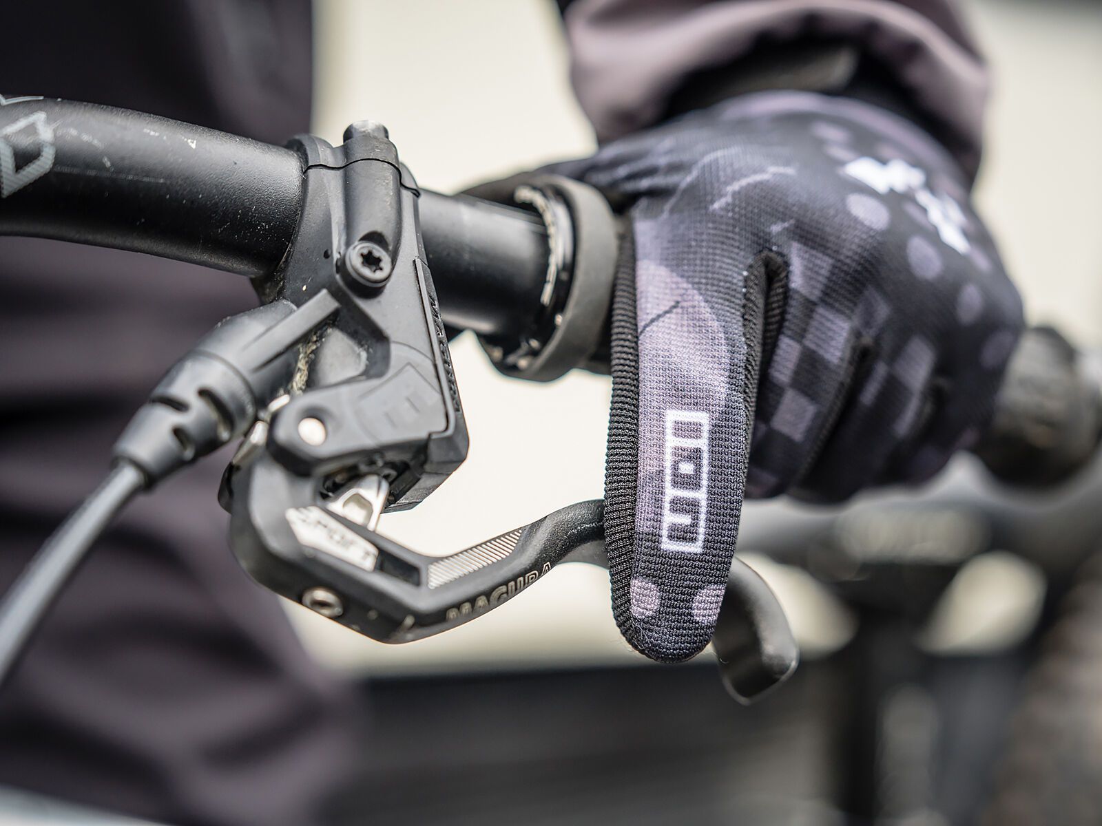 ION Gloves Scrub, black - Bild 4