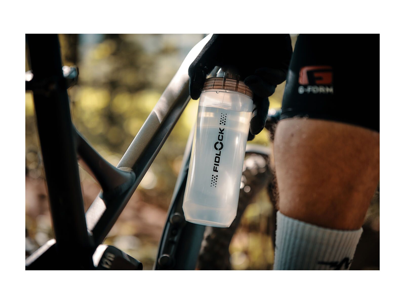 Fidlock Twist Bottle 590 + Bike Base, transparent clear - Bild 9