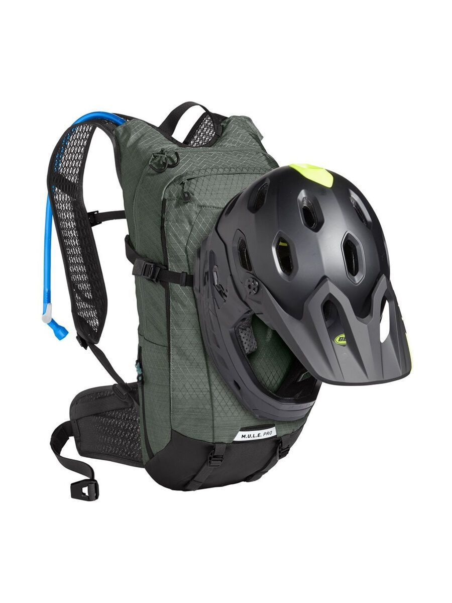 Camelbak M.U.L.E. Pro Trinkrucksack 14 L + 3 L Reservoir, agave green/black - Bild 8