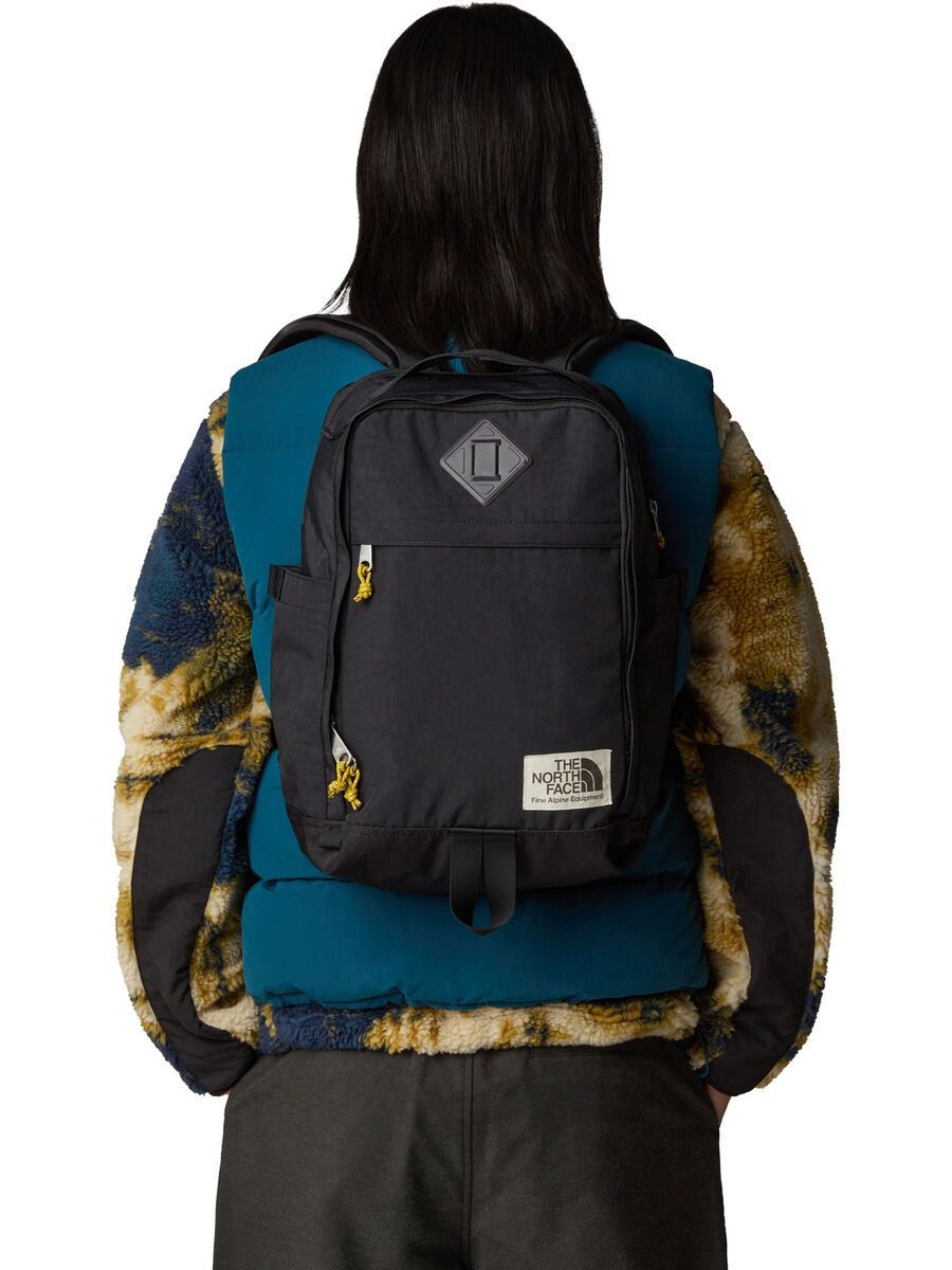 The North Face Berkeley Daypack, tnf black/mineral gold/ - Bild 8
