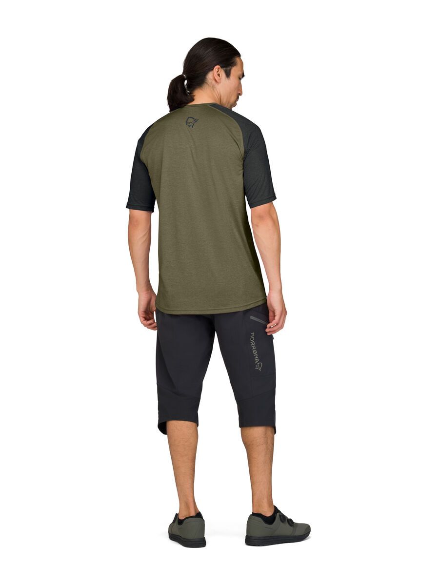 Norrona fjørå equaliser lightweight T-Shirt M's, olive night - Bild 4
