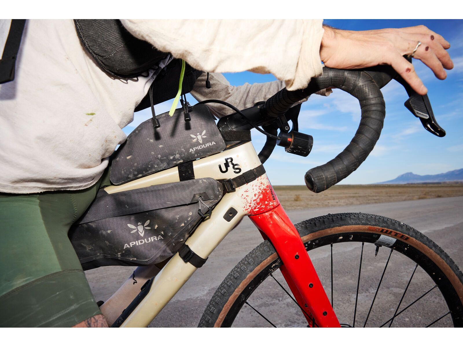 BMC URS 01 Four, pearl white/red - Bild 24