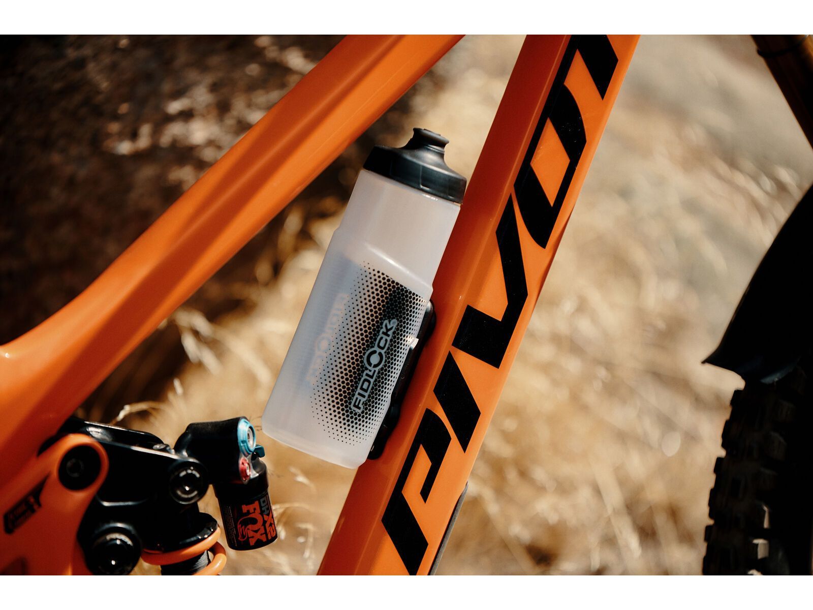 Fidlock Twist Bottle 600 + Bike Base, transparent black - Bild 4