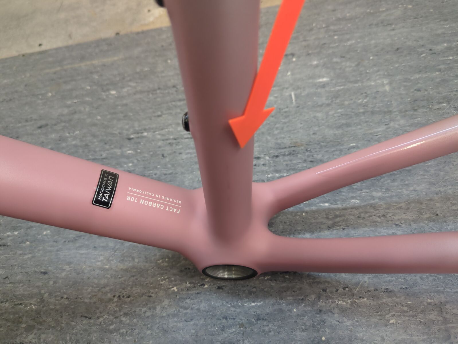 ***2. Wahl*** Specialized Aethos Rahmenset flake silver/dusky pink + champ. radial fades - Bild 3