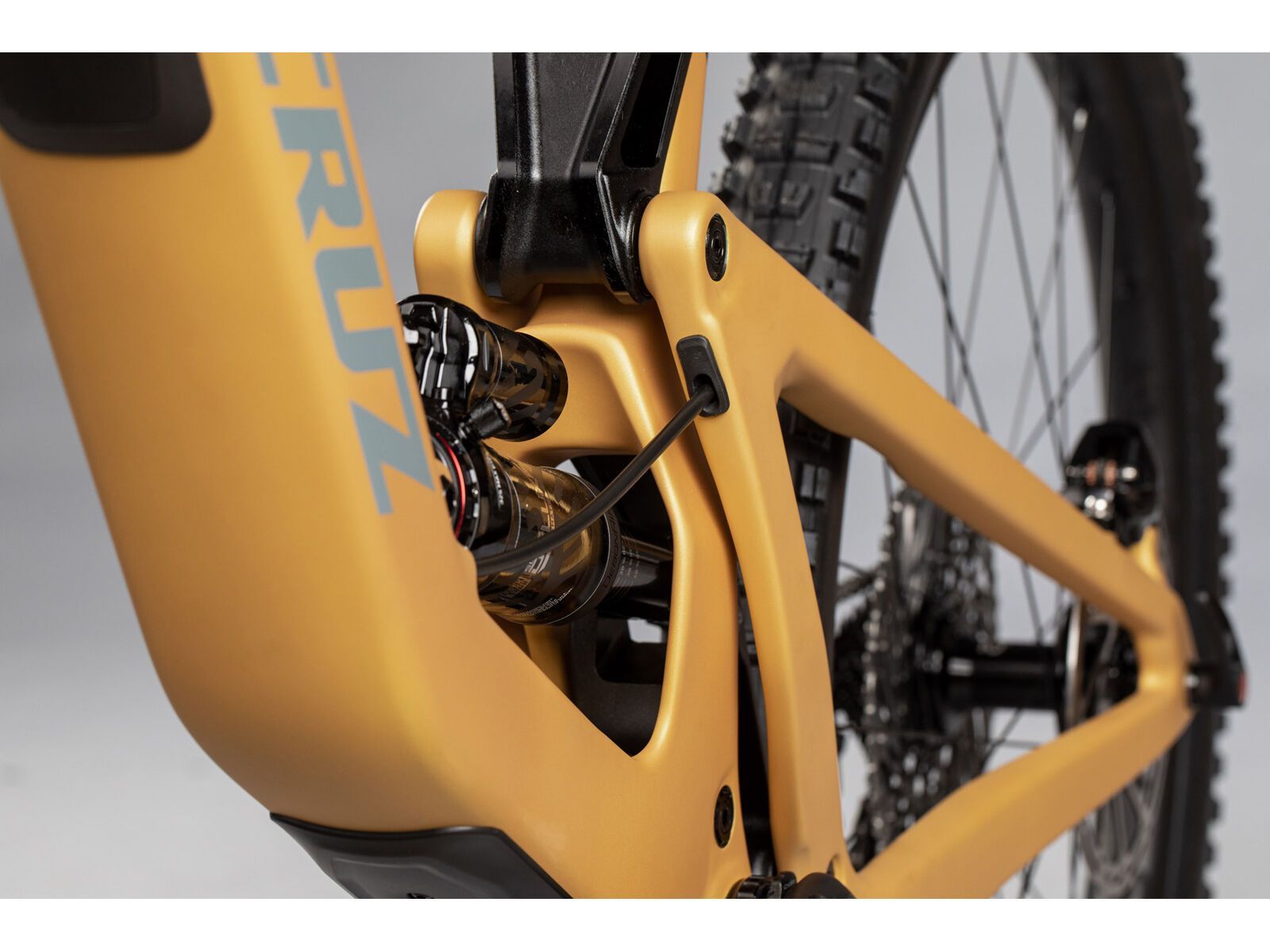 Santa Cruz Bronson CC / X01 / MX, paydirt gold - Bild 8