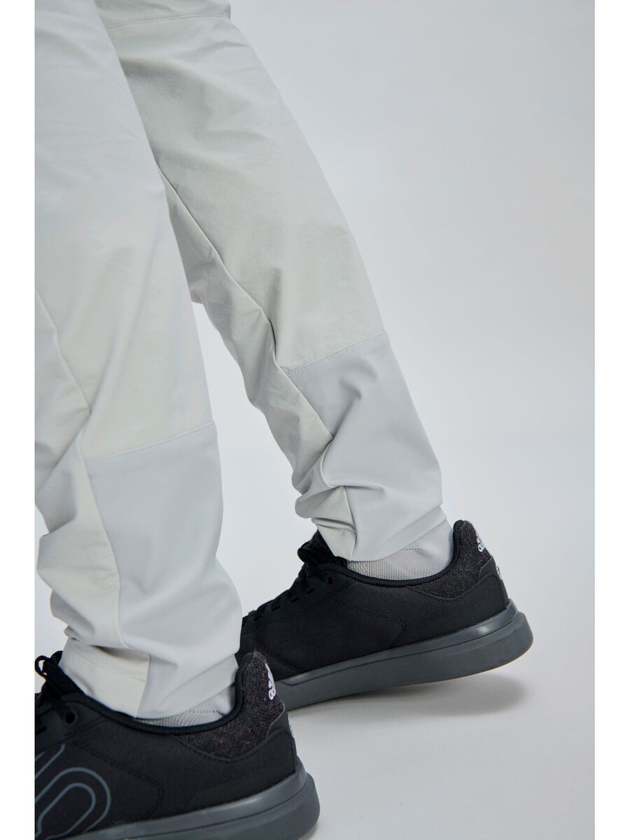 POC W's Motion Pants, granite grey - Bild 7