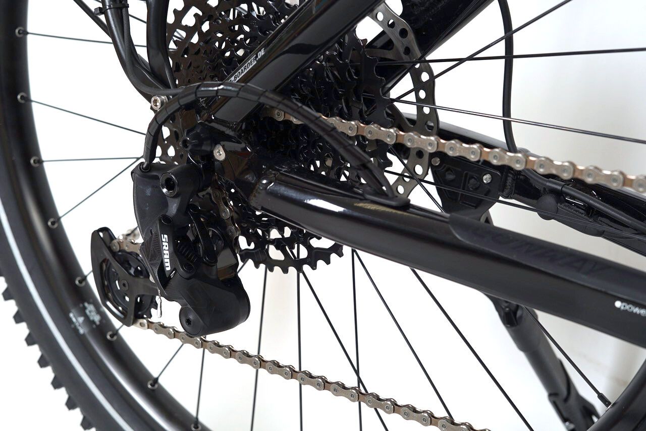 Conway Cairon SUV 3.0 Wave, graphite grey metallic / shadow grey - Bild 4