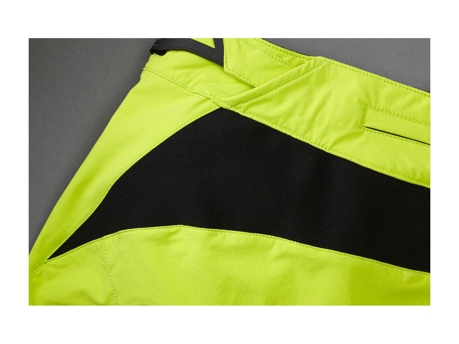 Specialized Demo Pro Shorts, hyper green - Bild 3