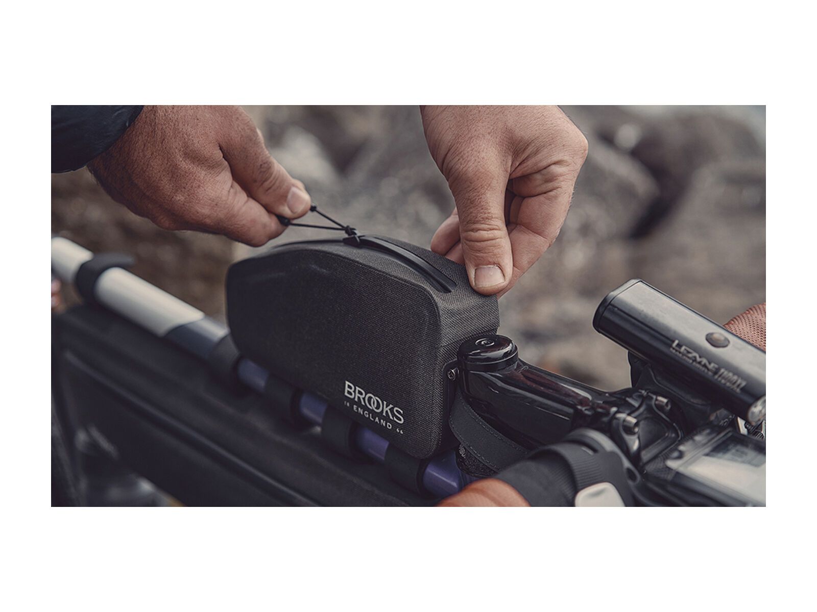 Brooks Scape Top Tube Bag, black - Bild 4