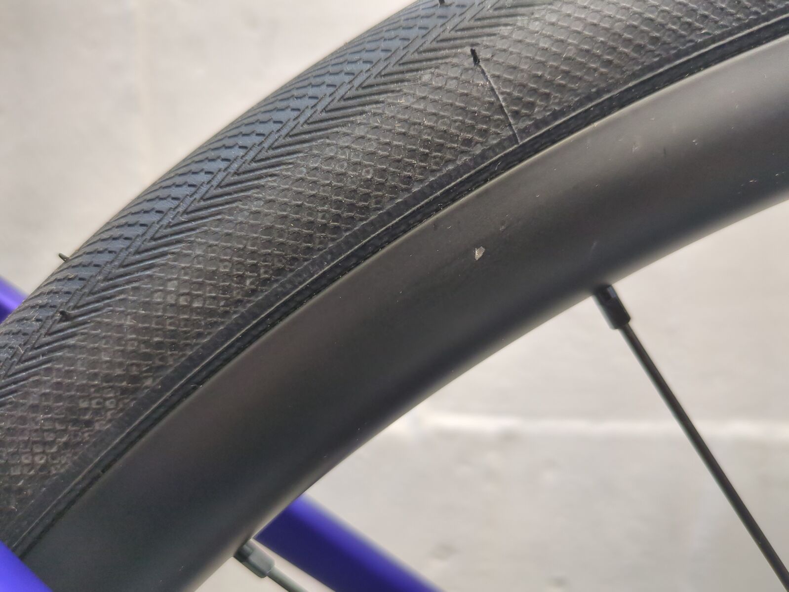 ***2. Wahl*** Specialized Roubaix SL8 Sport – Shimano 105 metallic sapphire/blue onyx - Bild 3