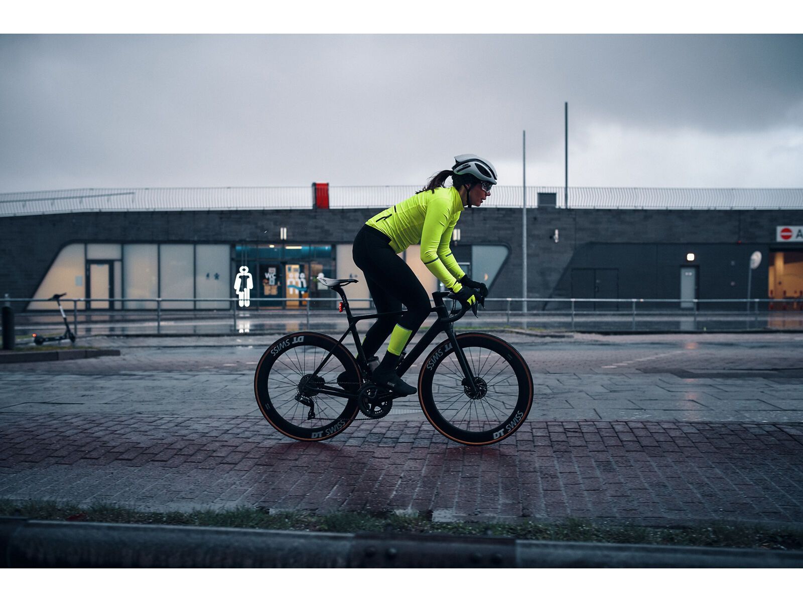 GOREWEAR Progress Thermo Trägerhose+ Damen, black/neon yellow - Bild 7