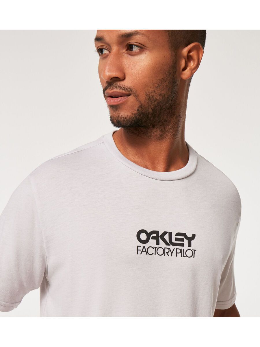 Oakley Factory Pilot SS Tee, lunar rock - Bild 6