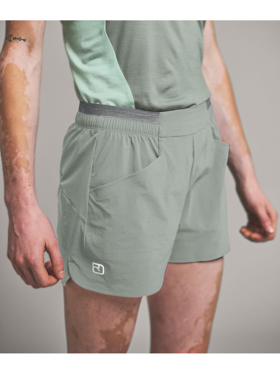 Ortovox Merino Shield Ultra Light Trace Shorts W, green sage - Bild 4