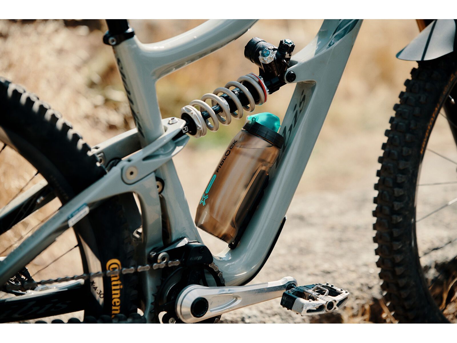 Fidlock Twist Bottle 590 Antibacterial + Bike Base, transparent black - Bild 9