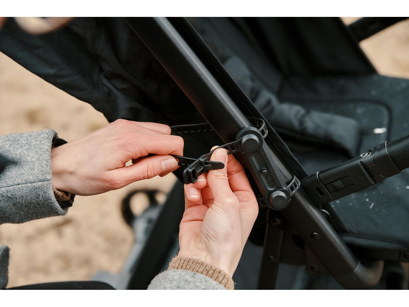 Fidlock Twist Bottle 450 + Uni Base, transparent black - Bild 14