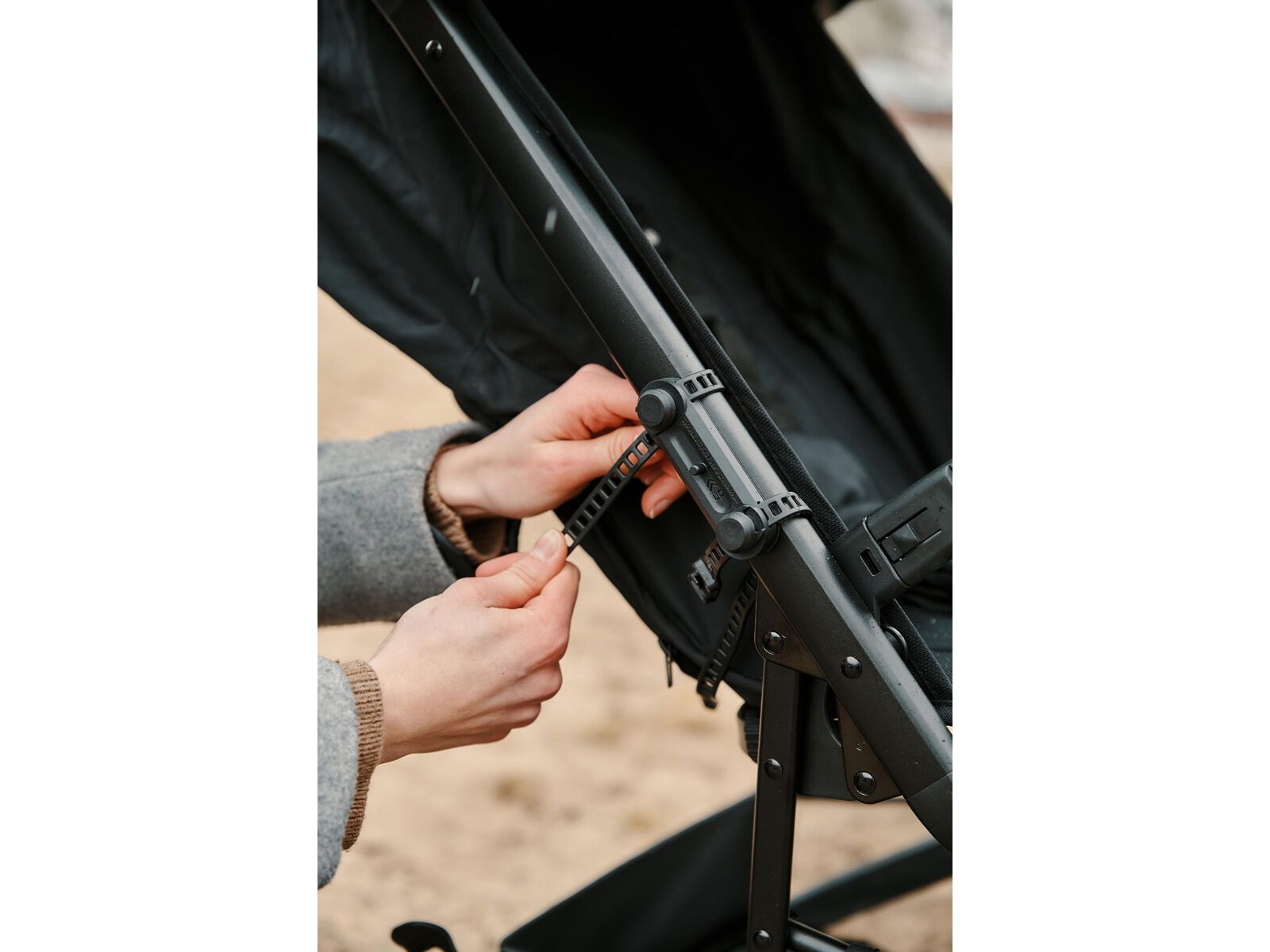 Fidlock Twist Bottle 450 + Uni Base, transparent black - Bild 15