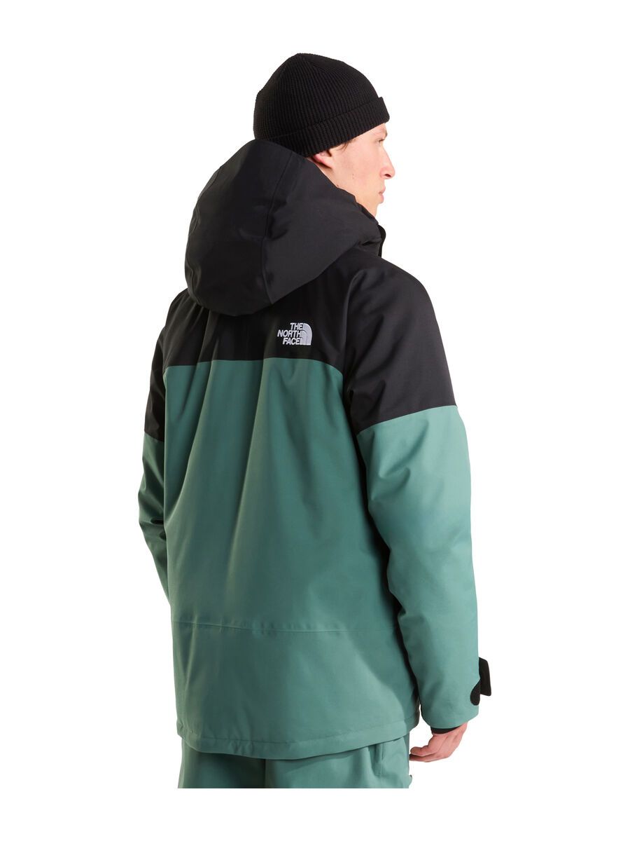 The North Face M Chakal Jacket, dark sage/tnf black - Bild 5