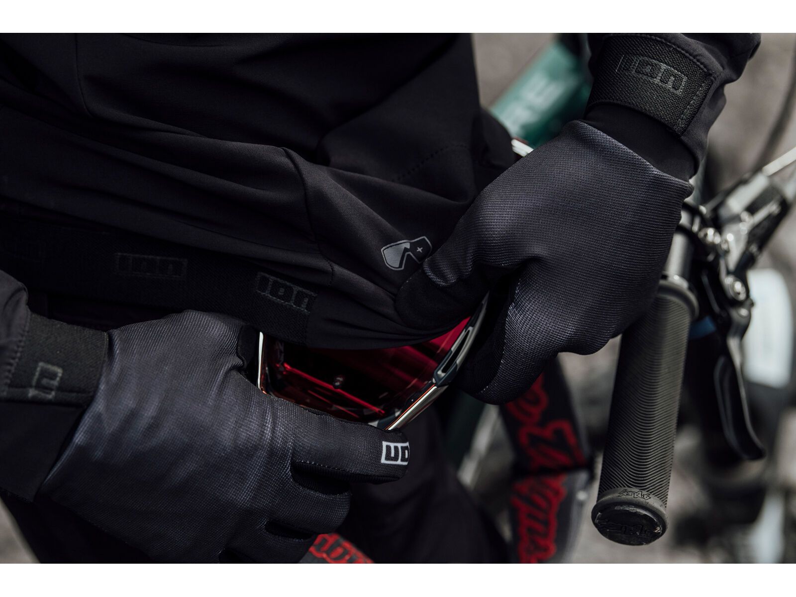 ION Shelter LS BAT, black - Bild 17