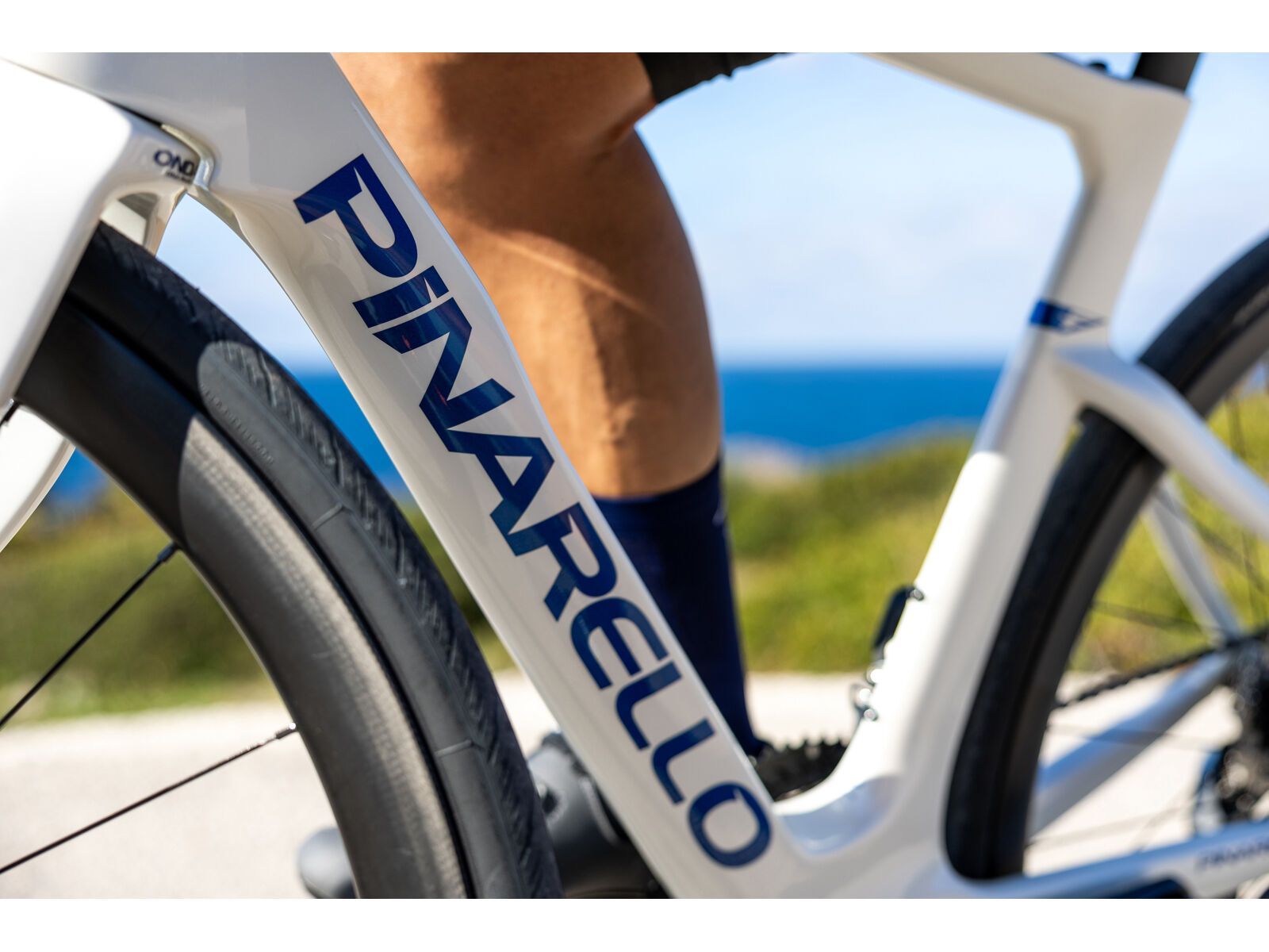 Pinarello F5 105 Di2 2x12 DB / Most Ultrafast Carbon DB HG11, furious white - Bild 10