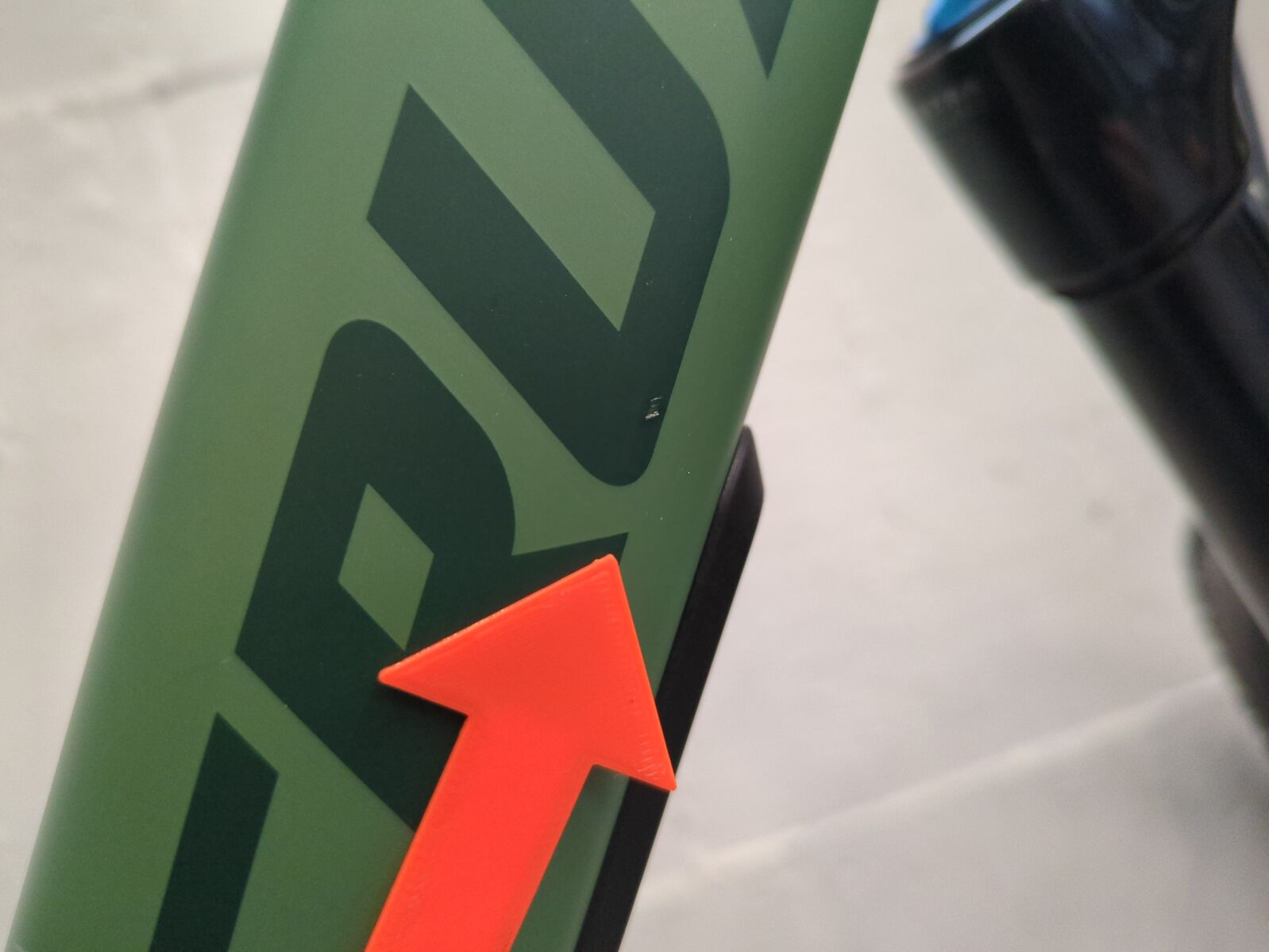 ***2. Wahl*** Santa Cruz Bronson C / 90 / MX matte poblano green - Bild 5