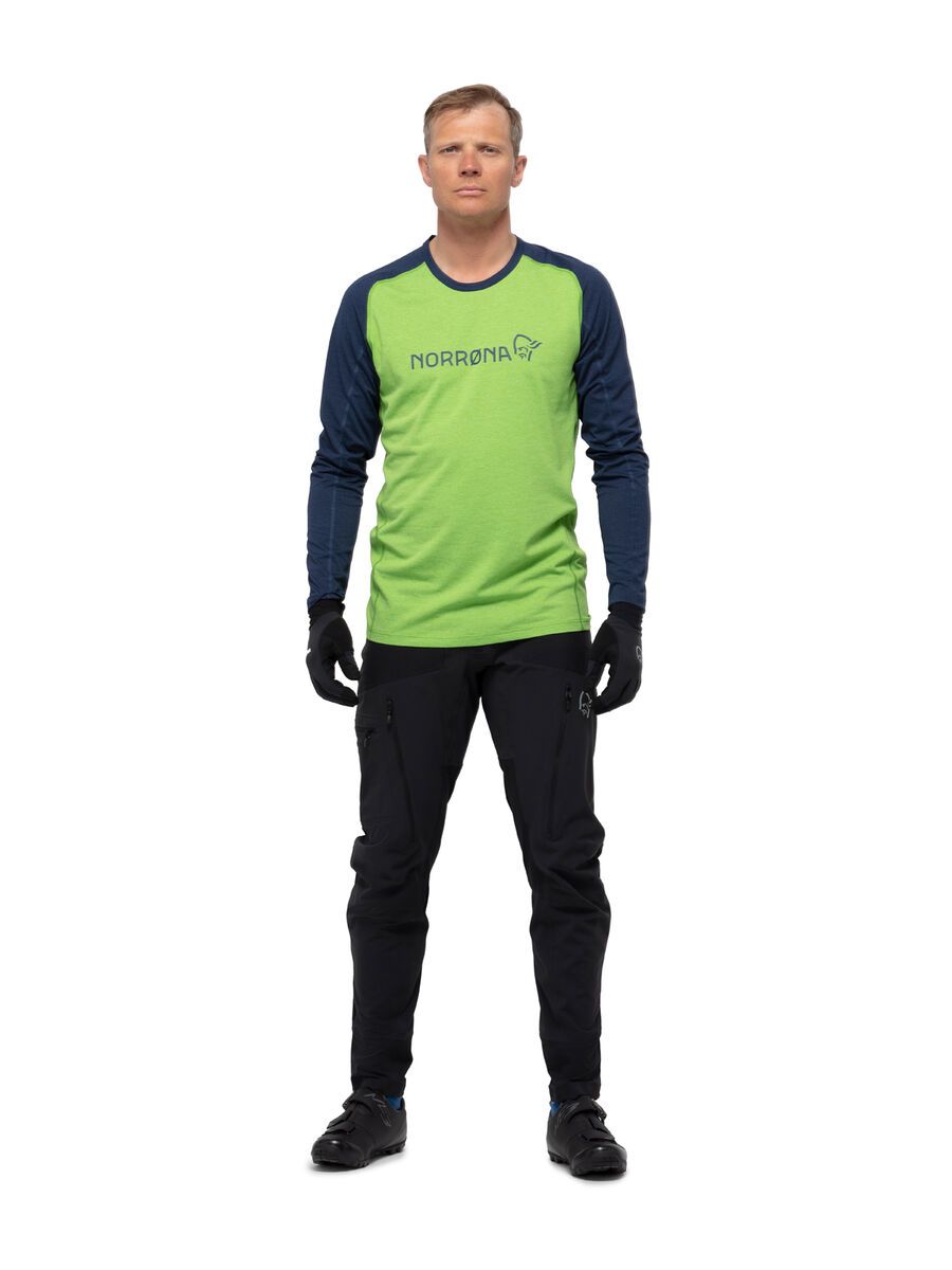 Norrona fjørå equaliser lightweight Long sleeve M's, foliage/indigo night - Bild 3