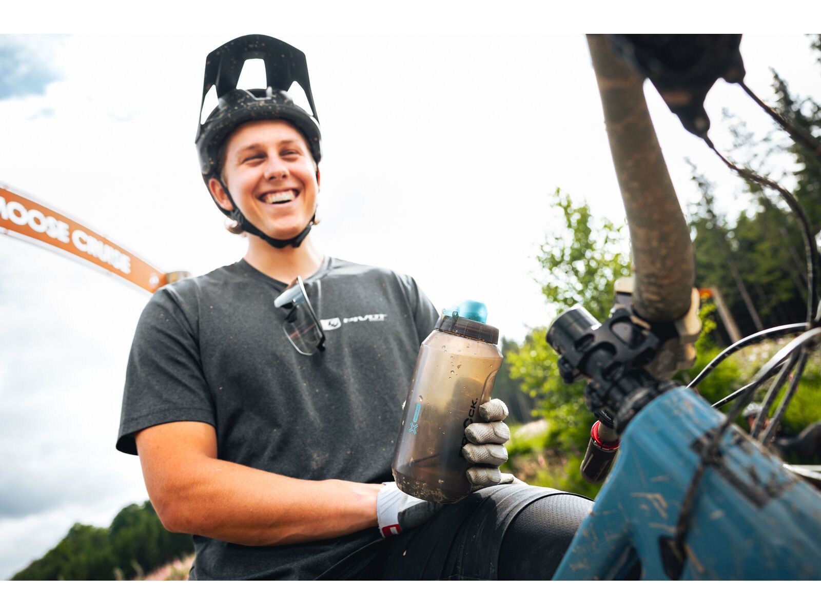 Fidlock Twist Bottle 750 Antibacterial + Bike Base, transparent black/light green - Bild 8