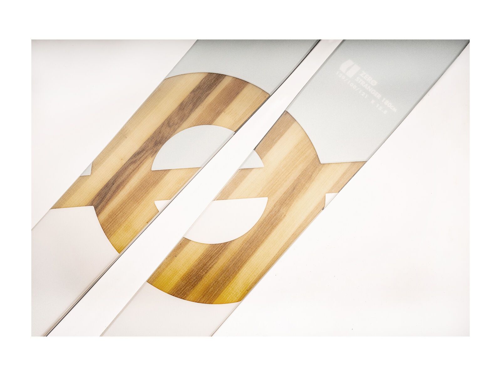 Armada Stranger - Bild 4