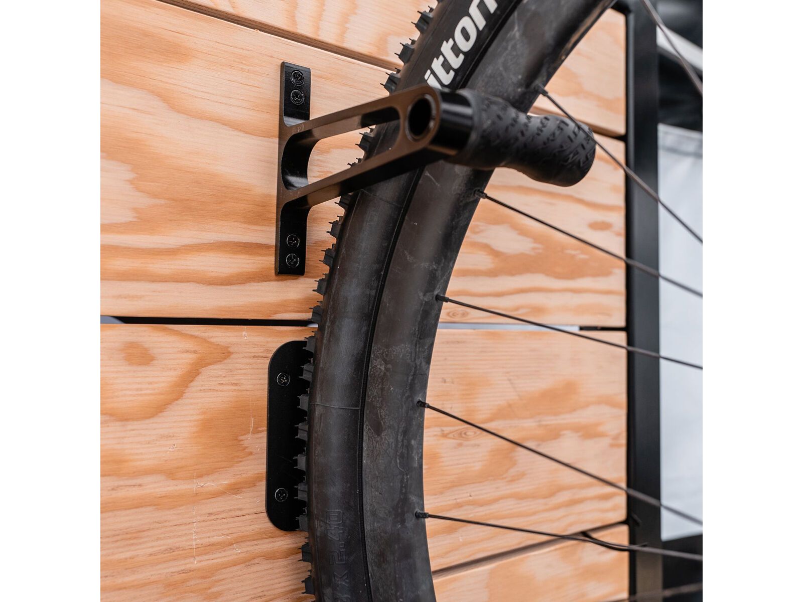 Lezyne CNC Alloy Wheel Hook, black - Bild 6