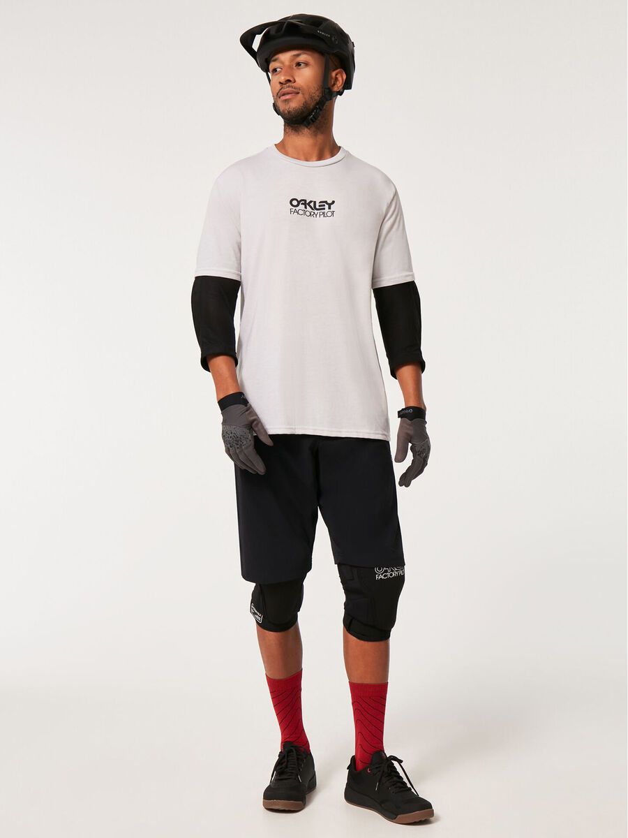 Oakley Factory Pilot SS Tee, lunar rock - Bild 7