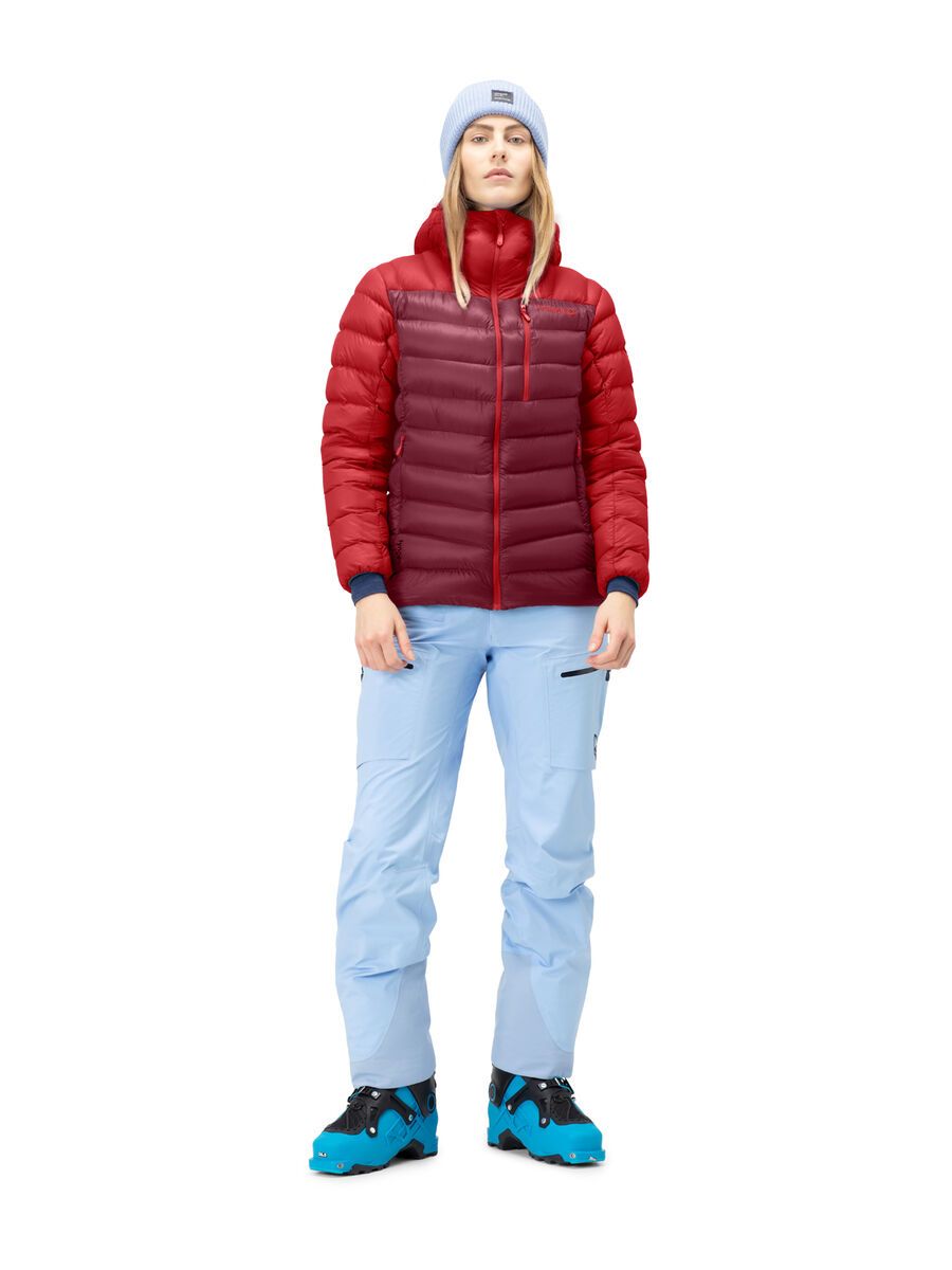 Norrona lyngen down850 Hood W's, true red/rhubarb - Bild 3