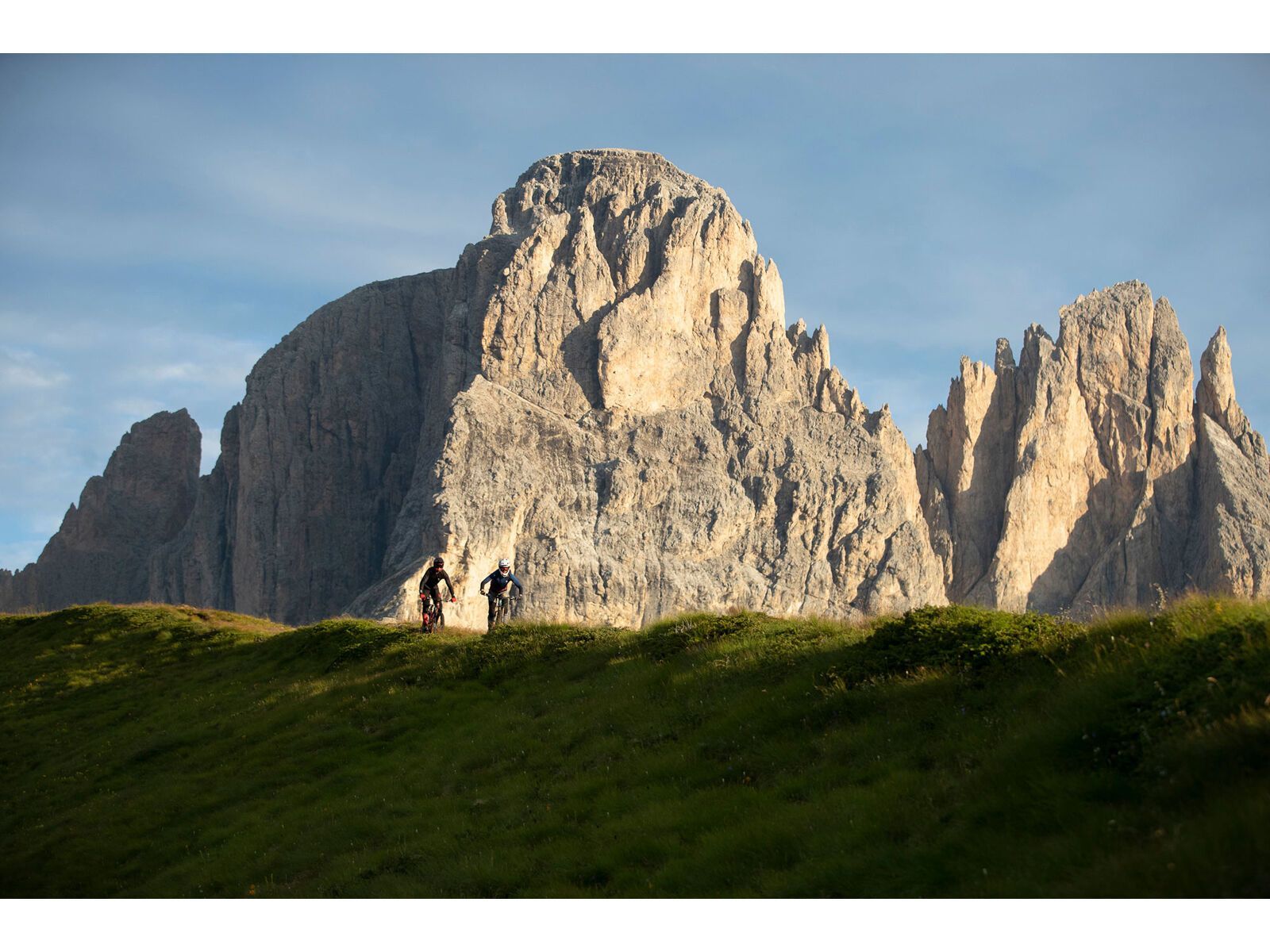 MET Parachute MCR MIPS, black red/matt glossy - Bild 7