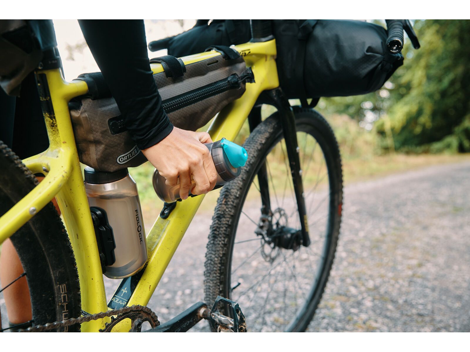 Fidlock Twist Bottle 450 Antibacterial + Bike Base, transparent black/light green | Bild 18