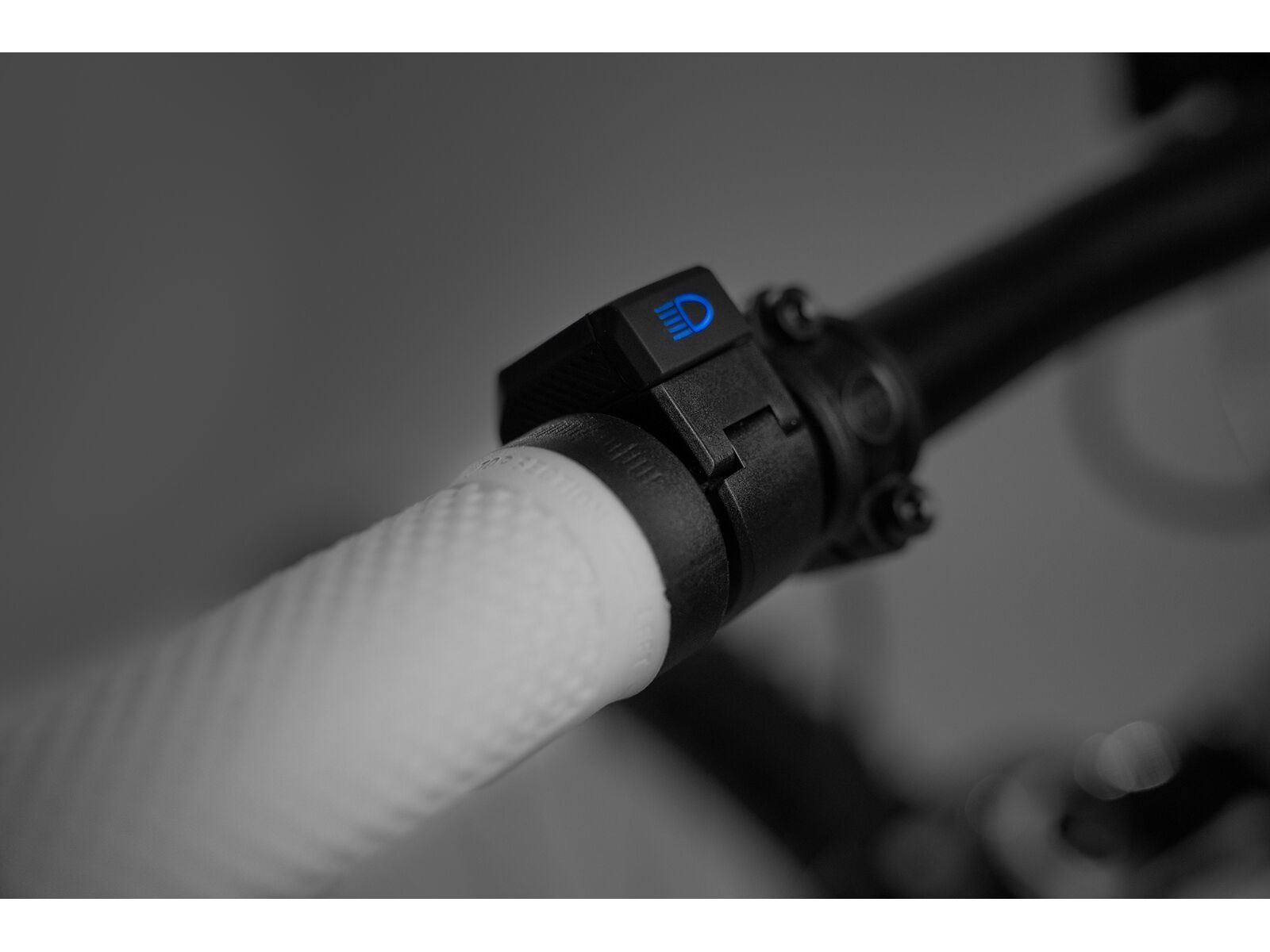 Cube Acid Frontlicht Pro-E 200 HB PowerBank, black, space grey`n`black | Bild 8