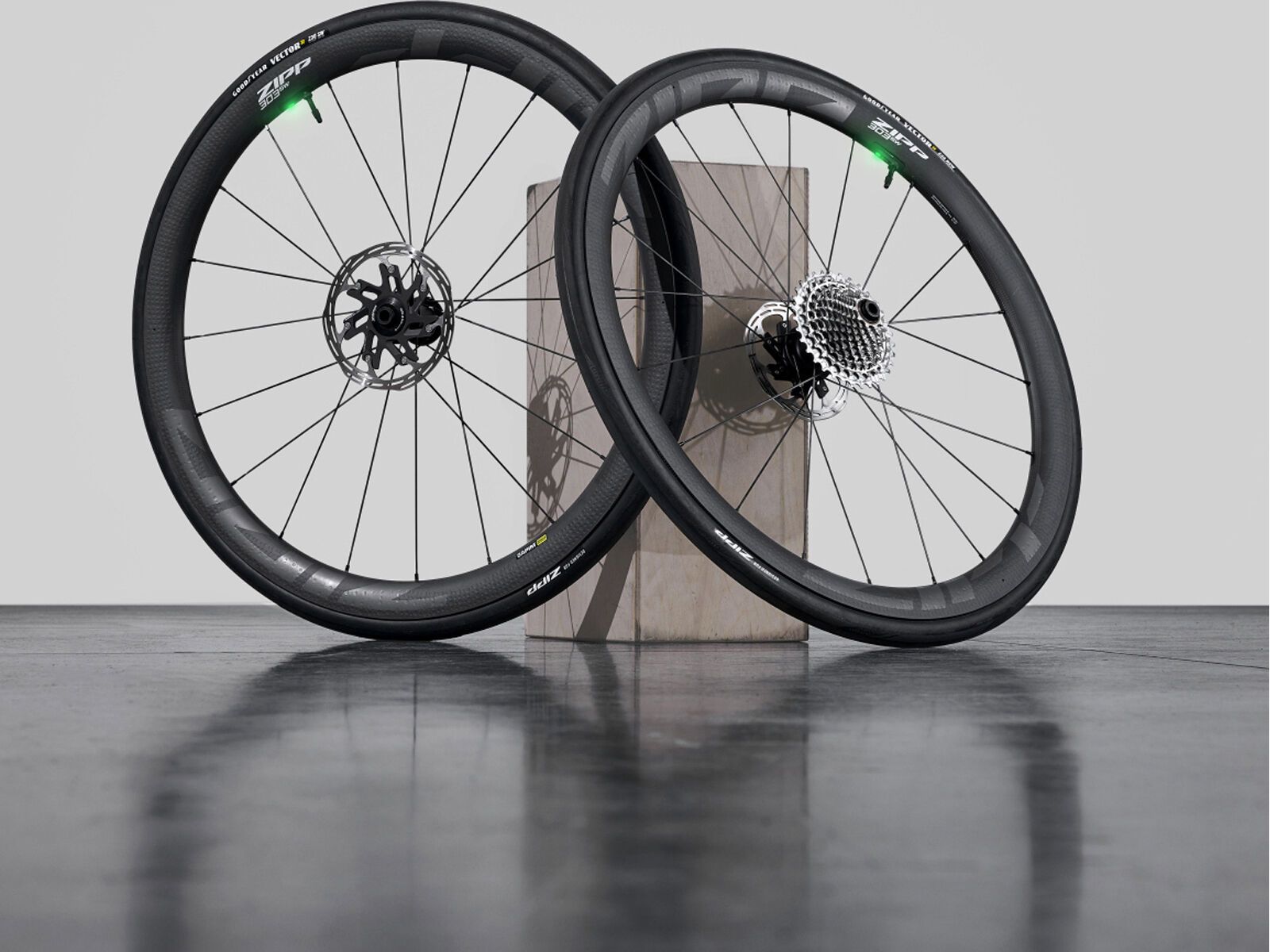 Zipp 303 SW Tubeless Disc - SRAM/Shimano 11-fach | Bild 4