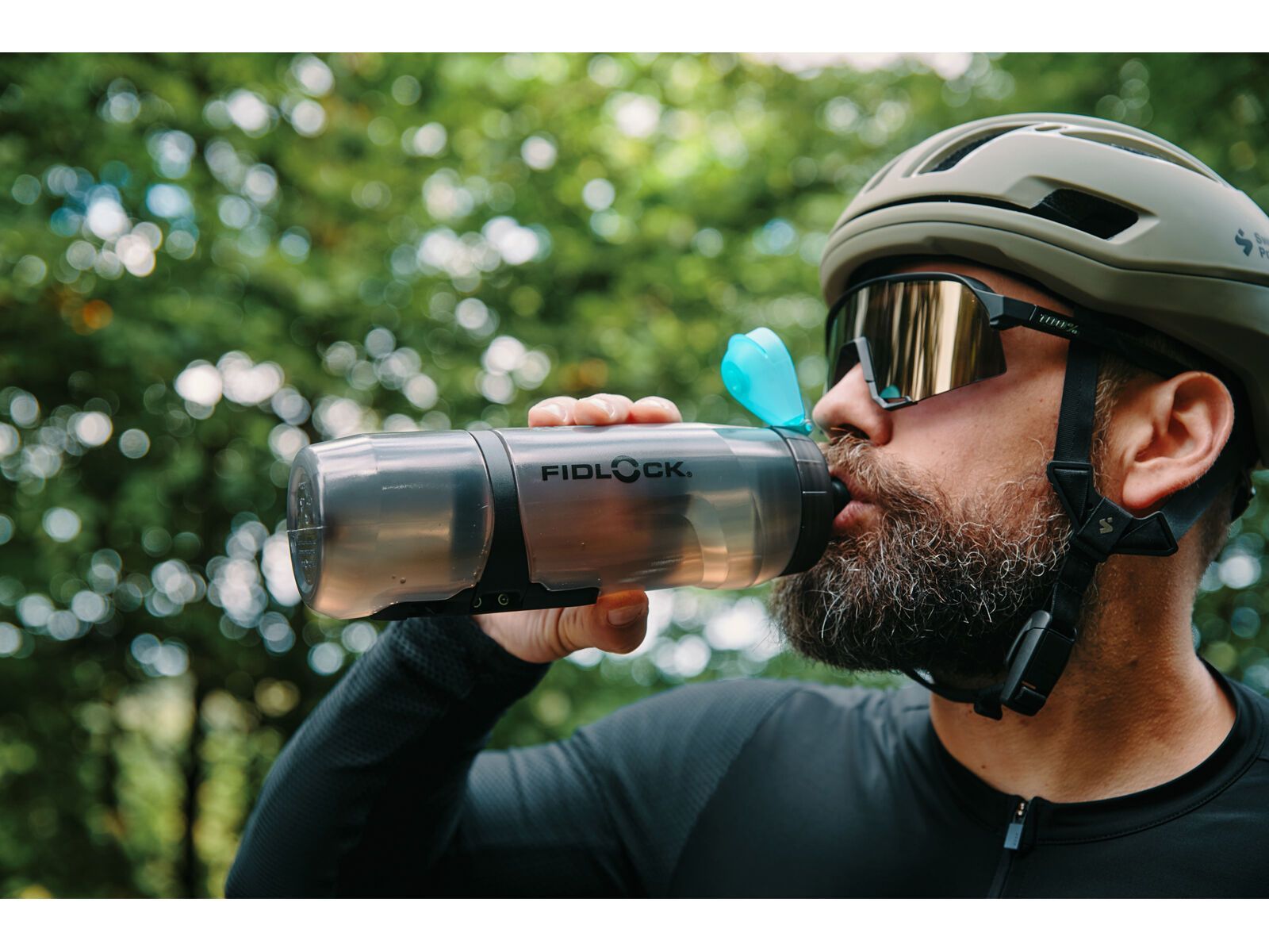 Fidlock Twist Bottle 800 Antibacterial + Bike Base, transparent black/light green | Bild 21