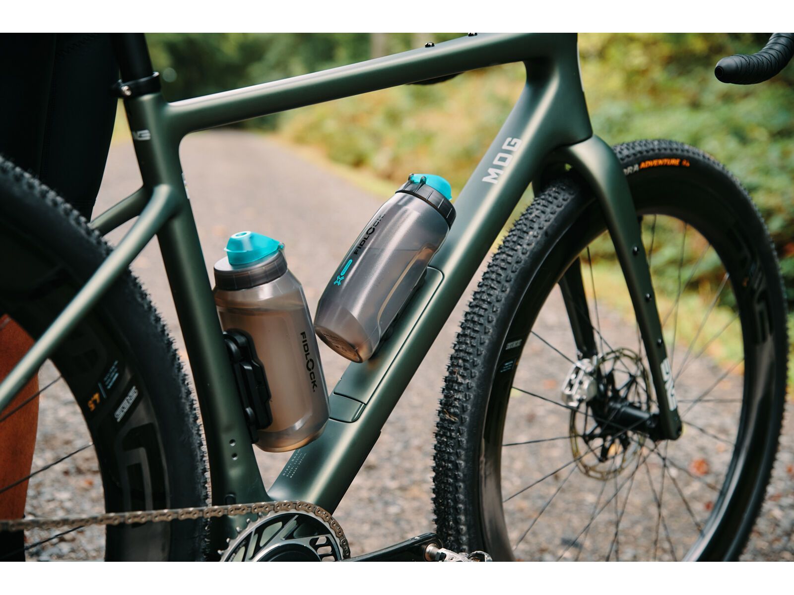 Fidlock Twist Bottle 750 Antibacterial + Bike Base, transparent black/light green | Bild 9
